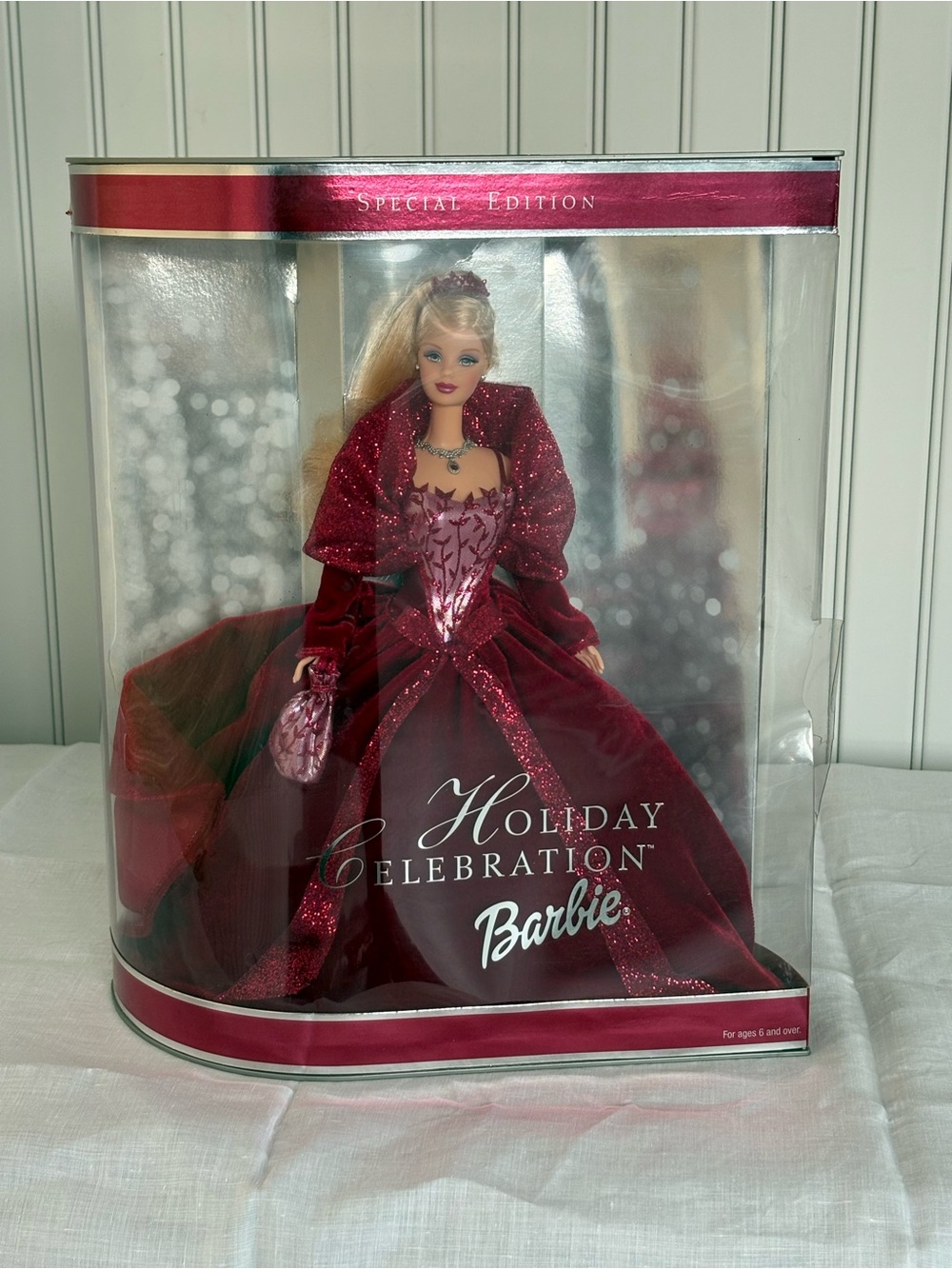 2002 Holiday Barbie Special Edition - Crimson Holiday Gown